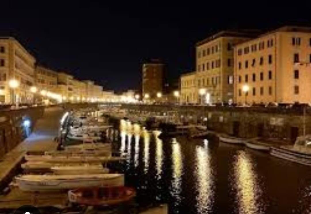 Onda Di Porta A Mare Apartment Livorno Luaran gambar